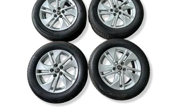 Toyota Yaris XP210 R15 alloy rim 