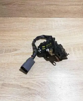 Mazda 626 Front door lock 1528007001