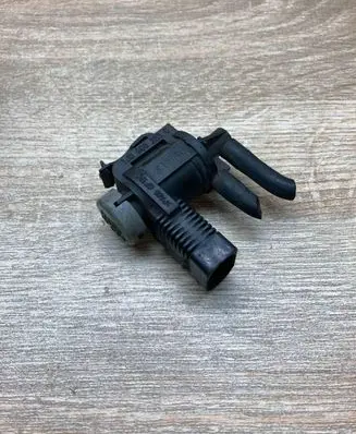 Audi A6 S6 C5 4B Turbo solenoid valve 1J0906283C
