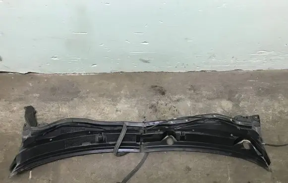 Mazda 6 Wiper trim GJE8507R1