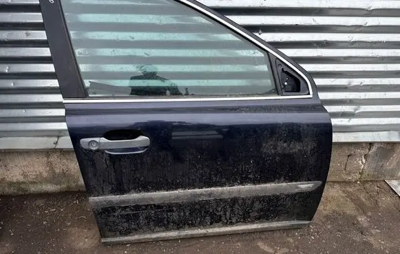 Volvo XC90 Front door