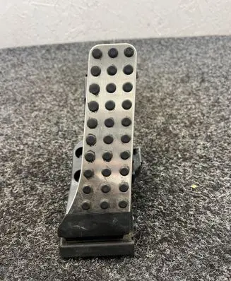 Mercedes-Benz C W206 Accelerator throttle pedal A2233000500