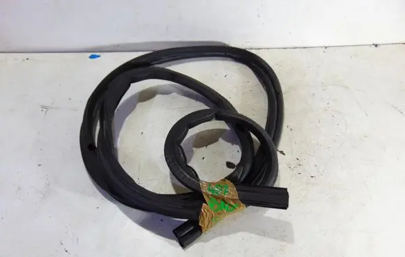 Peugeot 407 Trunk rubber seal (body) 