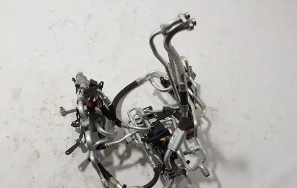Renault Scenic E-Tech V Air conditioning (A/C) pipe/hose 924795MZ6A