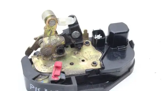 Jeep Grand Cherokee (WK) Coupe door lock (next to the handle) 