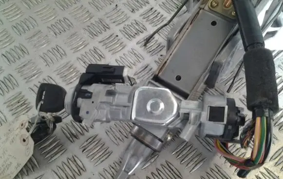Mazda 3 I Ignition lock 3M513F880AB
