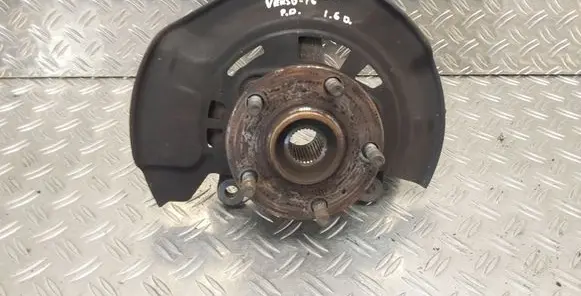 Toyota Verso Front wheel hub