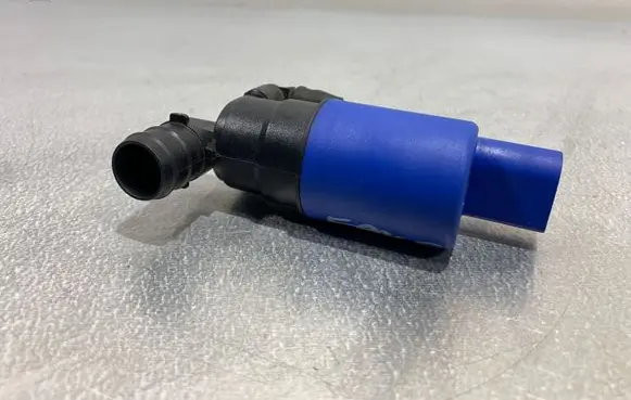 Jaguar F-Pace Windscreen/windshield washer pump AV6113KO82AA