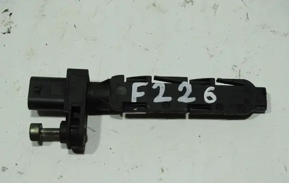 BMW 3 G20 G21 Crankshaft position sensor 7806782