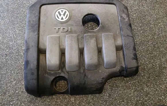 Volkswagen Golf V Engine cover (trim) 03G103925BP 03G103925BT