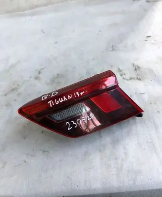 Volkswagen Tiguan Tailgate rear/tail lights 5na945094
