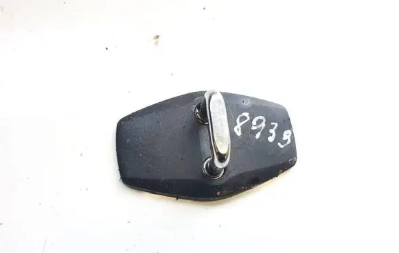 BMW 3 E46 Front door lock loop/hook striker 83g41