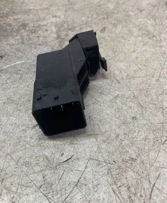 Peugeot 308 Glow plug pre-heat relay 9803299780