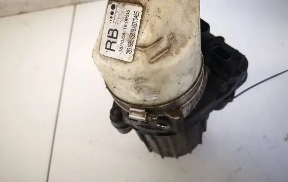 Opel Astra H Power steering pump 13192897