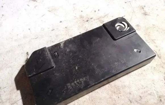 Mercedes-Benz CLS C219 Battery box tray cover/lid a0005410005