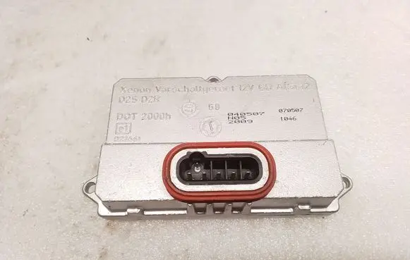 Mercedes-Benz E W211 Headlight ballast module Xenon 5DV00829000