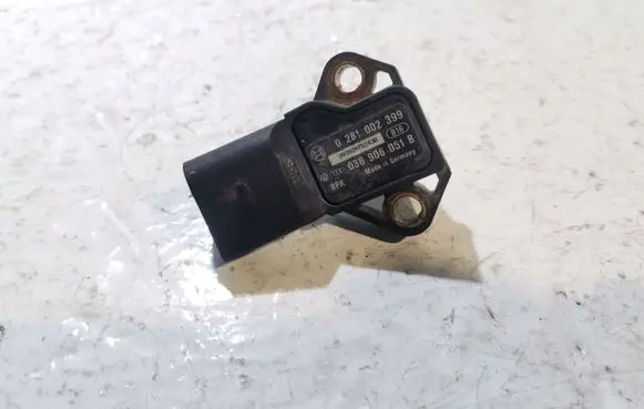 Volkswagen Golf VI Air pressure sensor 028102399 038906051B