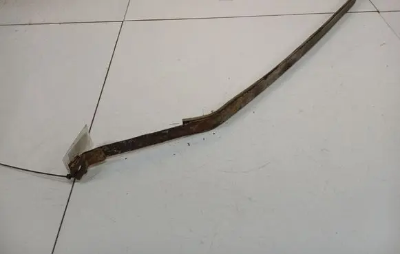 Opel Zafira A Fuel tank mounting bracket 