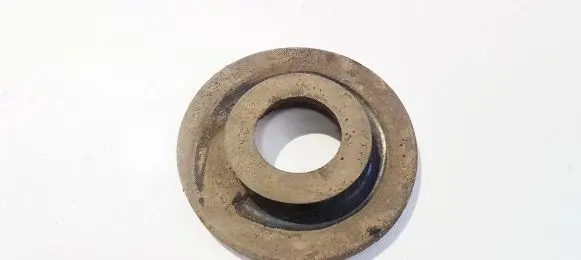 Volkswagen PASSAT B6 Front coil spring rubber mount 