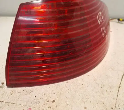 Peugeot 607 Rear/tail lights E29005
