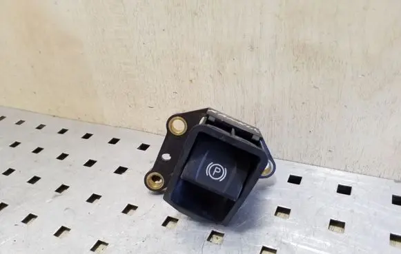 Toyota Avensis T270 Hand parking brake switch 