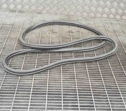 Audi A1 Rubber seal front door (on door) 8X4831722B