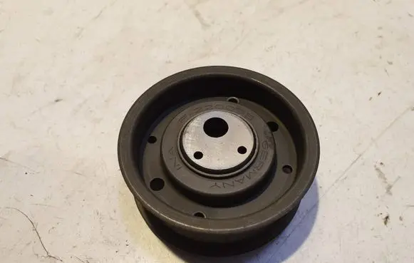 Volkswagen Golf II Generator/alternator belt tensioner 068109243F VKM11010