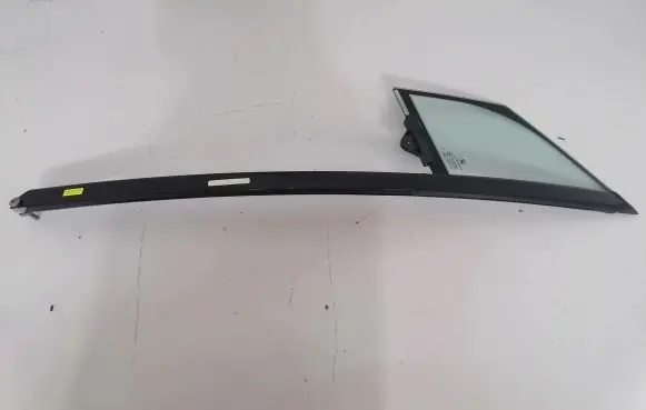 BMW i3 Front door vent window glass four-door 5900519