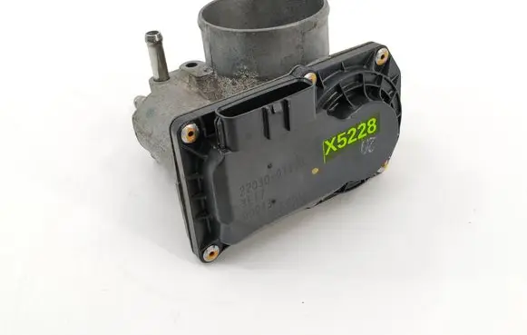 Toyota Auris 150 Throttle valve 220300T110