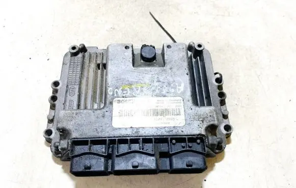 Renault Scenic II - Grand scenic II Engine control unit/module 0281011390 8200310863