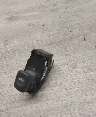 Volvo XC70 Electric window control switch 9472275