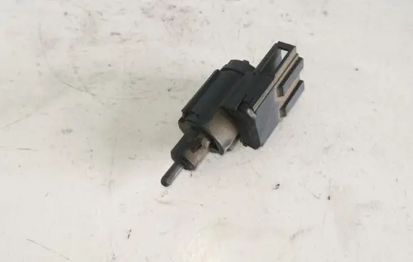 Volkswagen Golf IV Brake pedal sensor switch 1J0945511B
