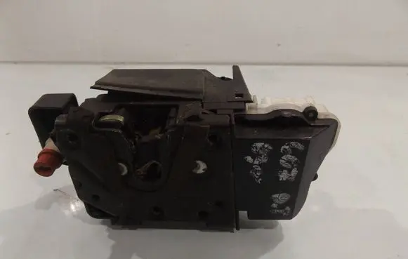 Peugeot 607 Rear door lock 
