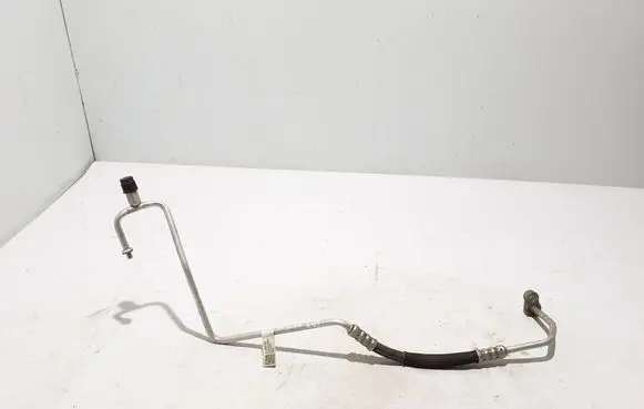 Chevrolet Silverado Air conditioning (A/C) pipe/hose 85104113