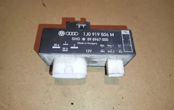 Skoda Roomster (5J) Coolant fan relay 1J0919506M 898967000