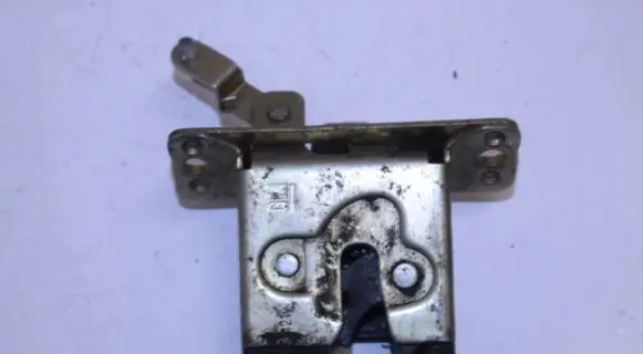 Opel Vectra B Tailgate/trunk/boot lock/catch/latch 09130569