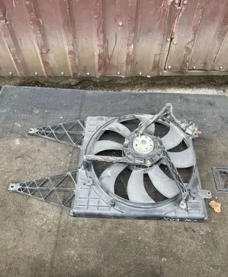 Volkswagen Fox Radiator cooling fan shroud 6Q0121207L