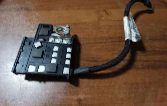 Maserati Levante Positive cable (battery)