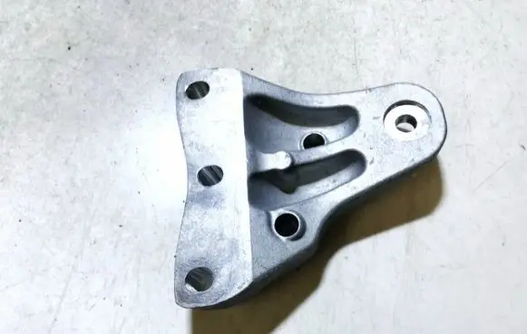 Seat Ibiza IV (6J,6P) Engine mounting bracket 6q0199185t