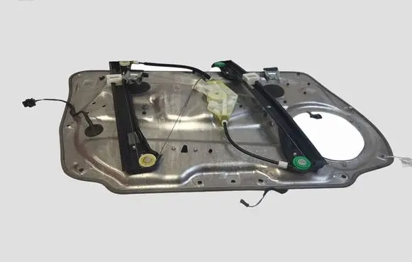 Mercedes-Benz C W204 Front door window regulator with motor 963758102 A2048200242
