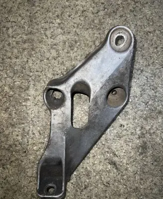 BMW 5 E34 Engine mounting bracket 1133363