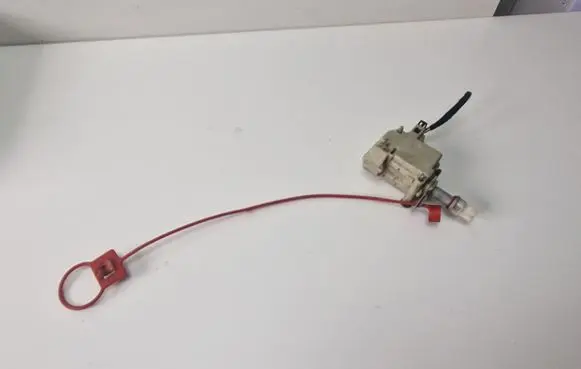 Audi A8 S8 D3 4E Fuel tank cap lock 4E0862150