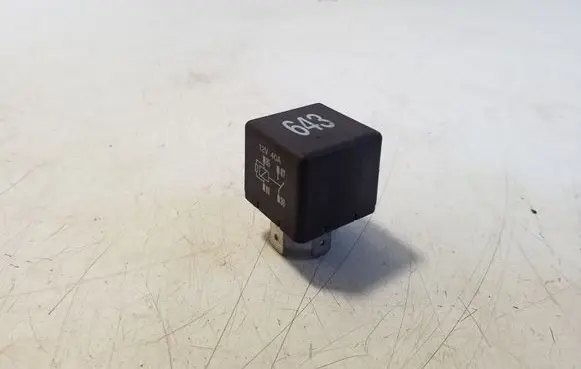 Audi A6 S6 C6 4F Other relay 8K0951253
