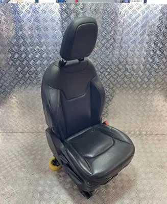 Jeep Renegade Front passenger seat DG18597