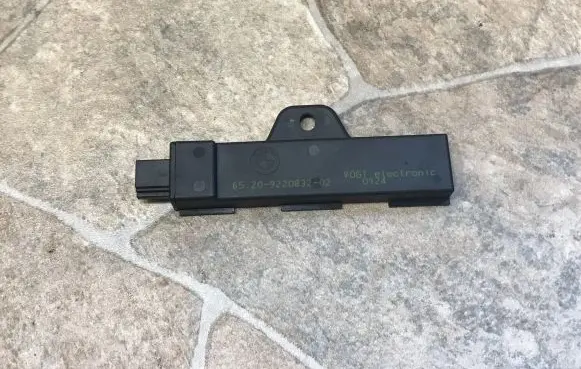 BMW 5 GT F07 Keyless system antenna 9220832