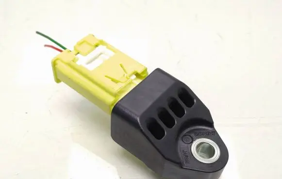 Toyota Yaris Airbag deployment crash/impact sensor 8983102140