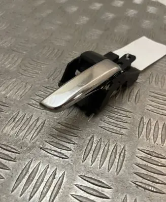 Mitsubishi Outlander Front door interior handle