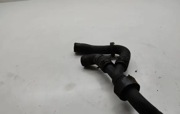 Coolant pipe/hose