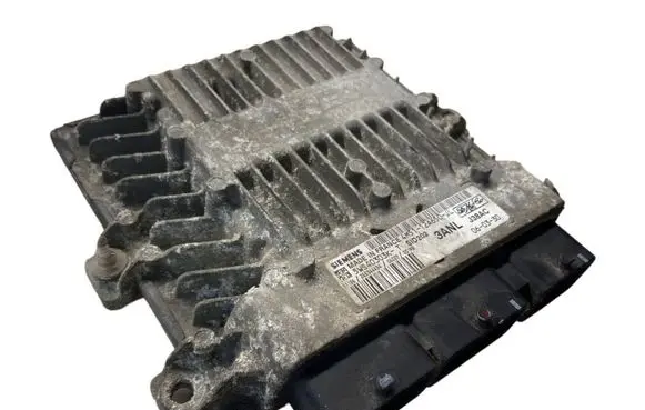 Ford Focus Engine control unit/module 4M5112A650JL 5WS40303KT