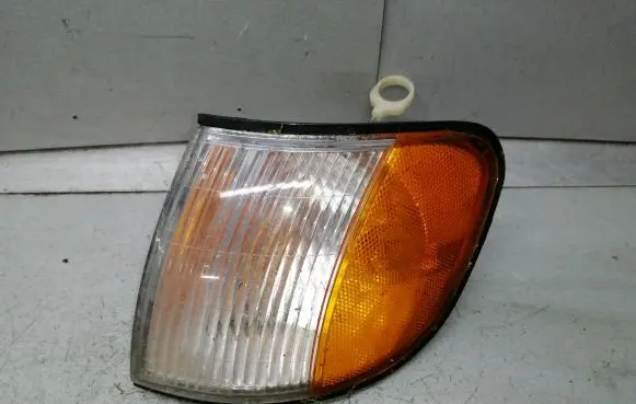 KIA Sportage Front indicator light